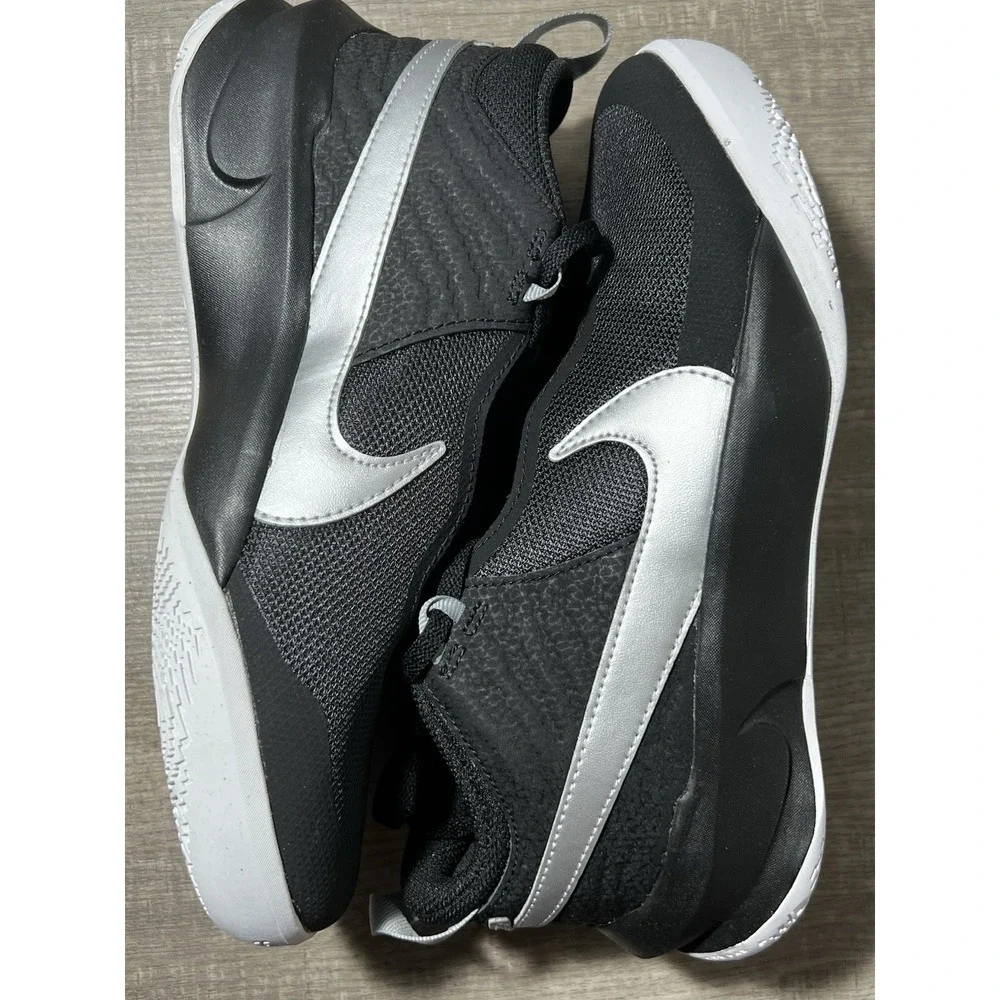 Nike Team Hustle D 10nBoys Basketball Sneaker‎ Shoe Black Size 4.5Y CW6735-004